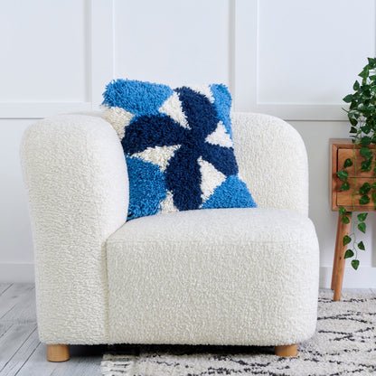 Bernat Latch It Kit - Fleece Pillow
