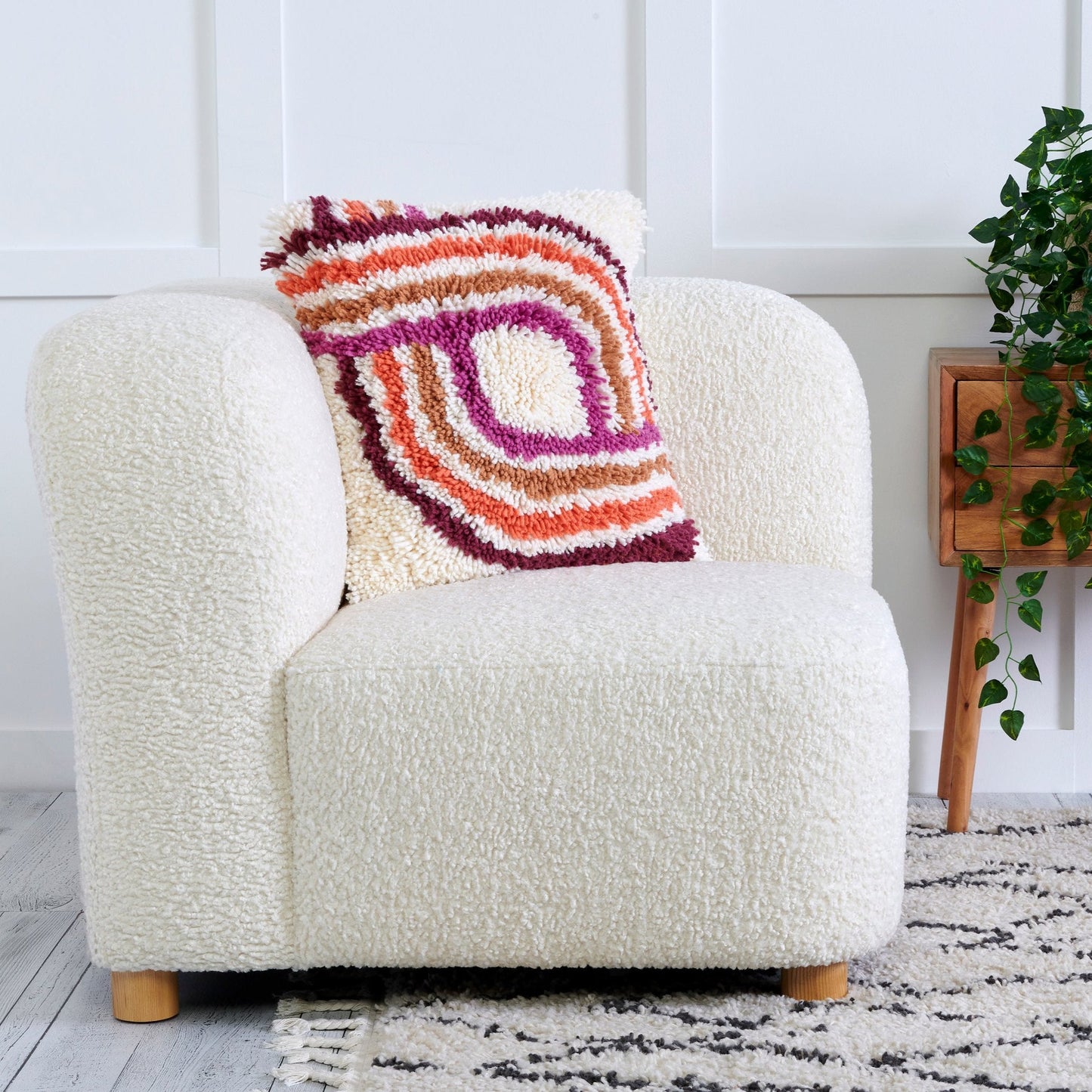 Bernat Latch It Kit - Fleece Pillow