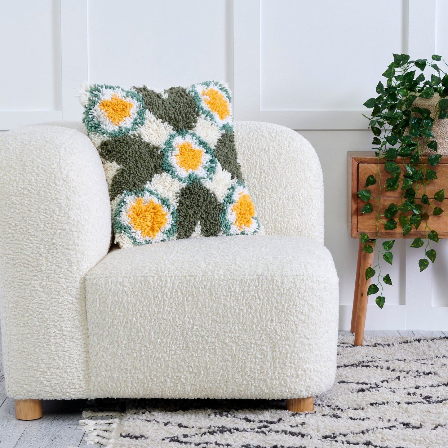 Bernat Latch It Kit - Fleece Pillow