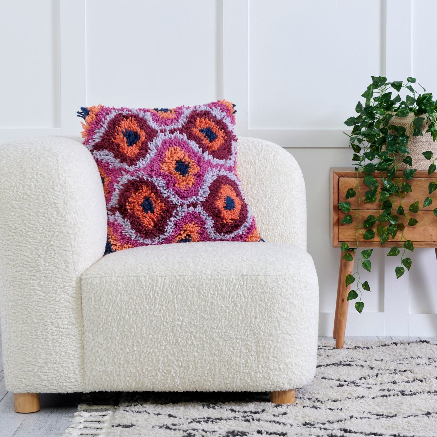 Bernat Latch It Kit - Fleece Pillow