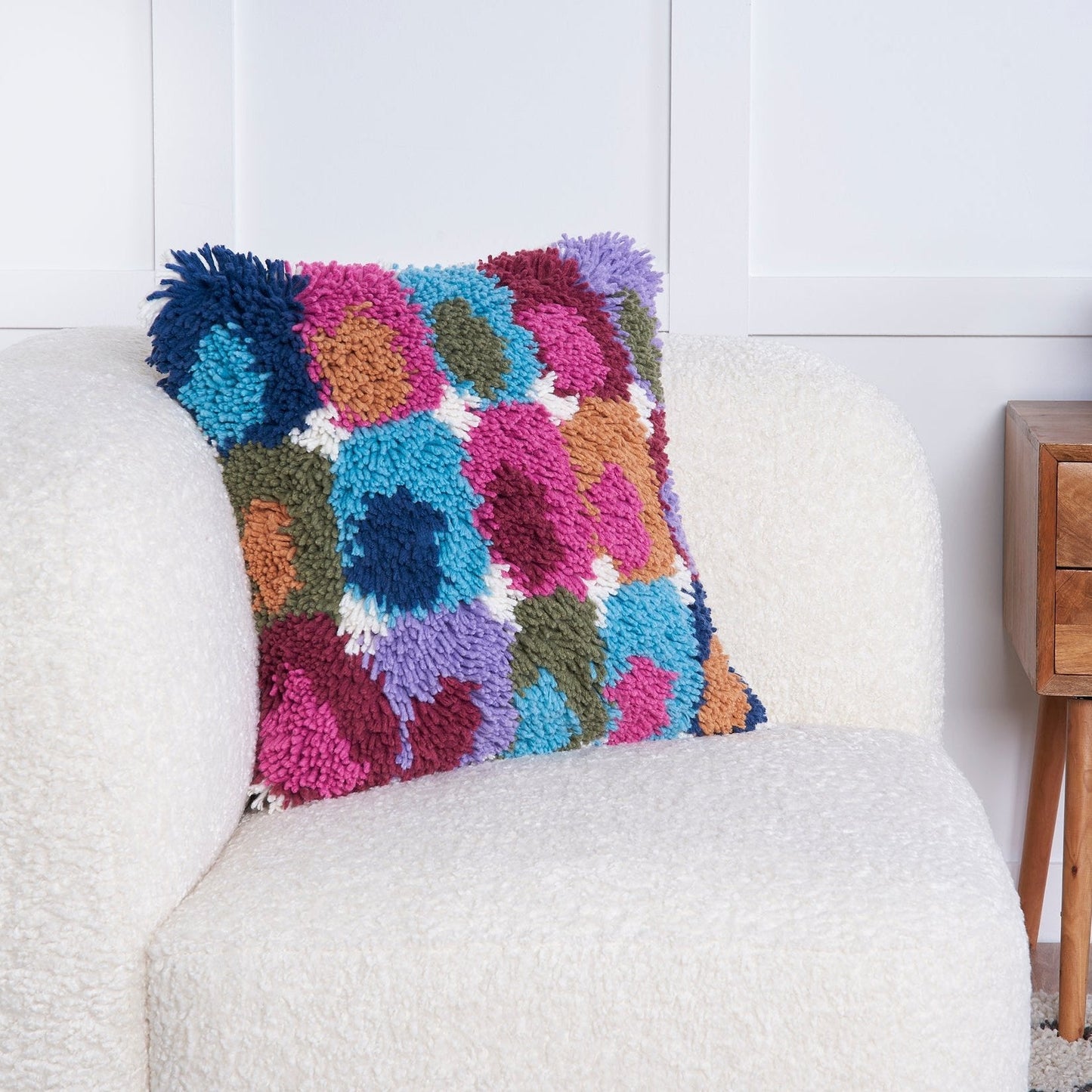 Bernat Latch It Kit - Fleece Pillow